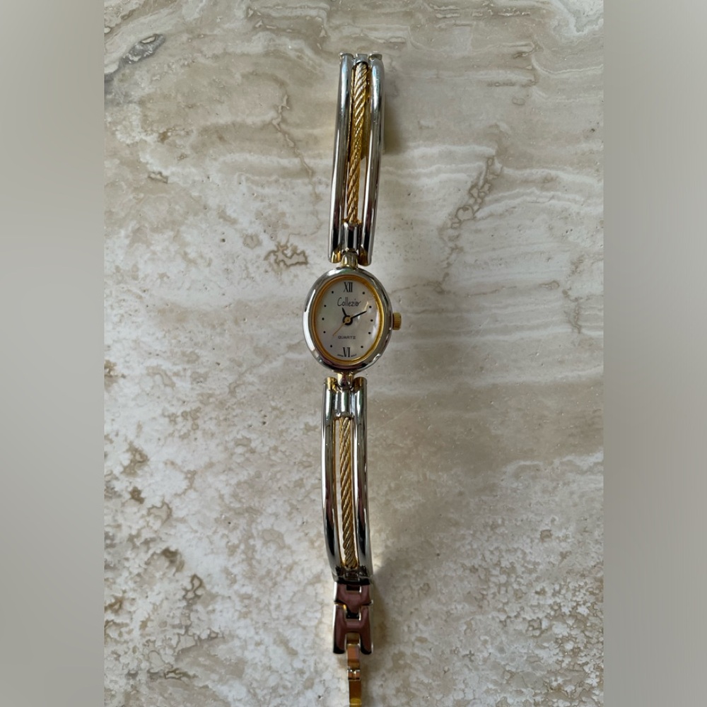 Ladies Quartz Watch, Two-Tone, Adjustable - Picture 4 of 7